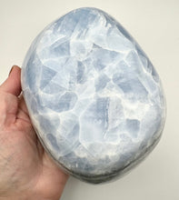 Load image into Gallery viewer, Celestite Bowl
