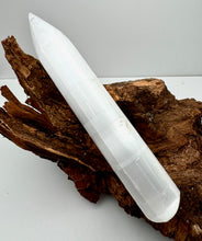 Load image into Gallery viewer, Selenite Wand
